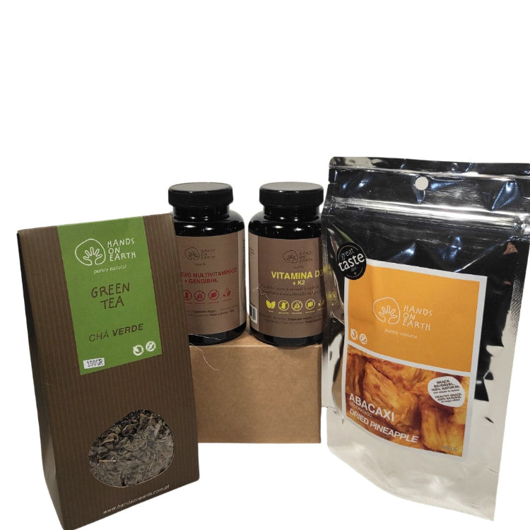 Pack para Promover o Bem-Estar do Corpo Hands on Earth – multivitamínico, vitamina D3+K2, chá verde biológico e abacaxi desidratado, em caixa personalizada